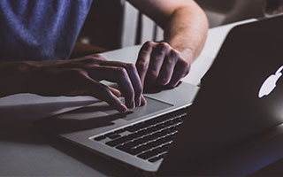 为何哈维·埃利奥特的阿斯顿维拉“噩梦”恐难终结 利物浦酝酿一月转会窗计划