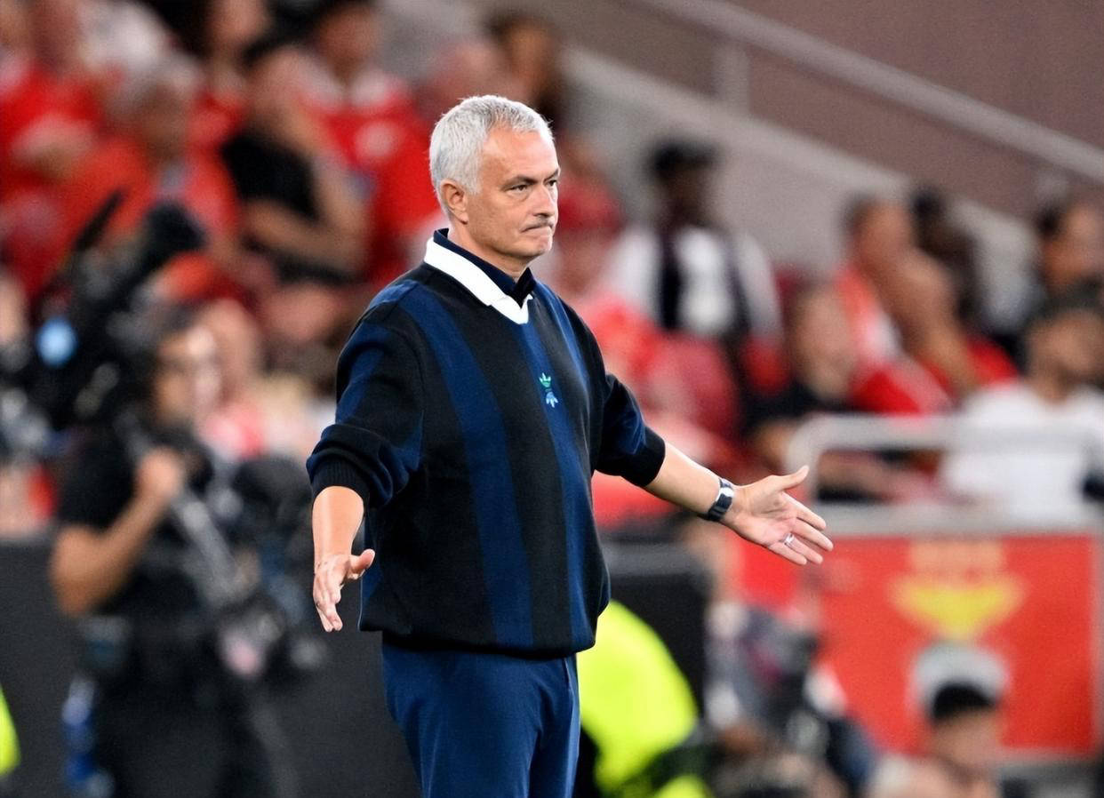 穆里尼奥第7次离队，执教费内巴切仅1年，或重返曼联？